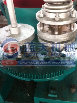 Honeycomb briquette machine